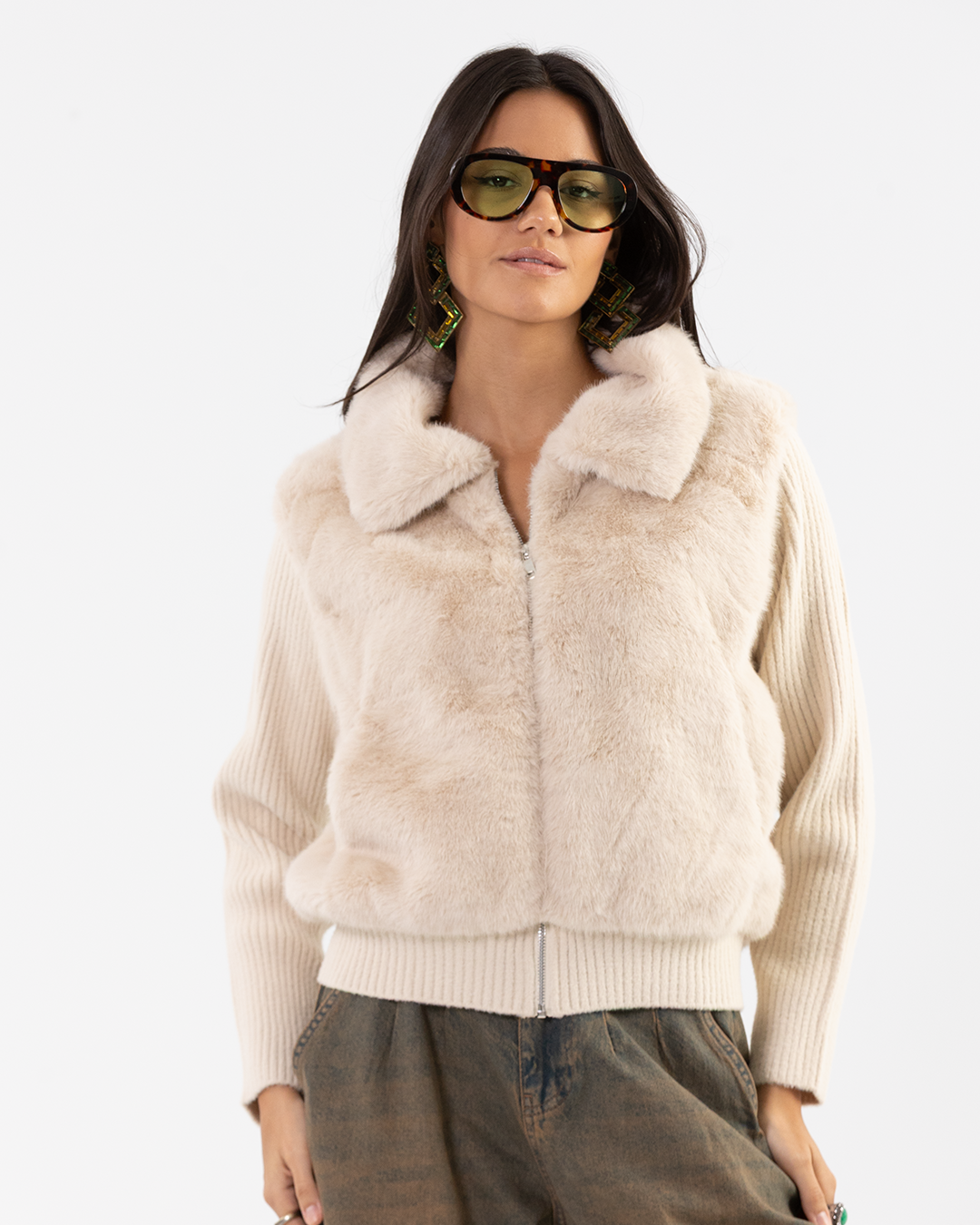 Cream Zip-up Jacket with Faux Fur Collar and Ribbed Knit Sleeves