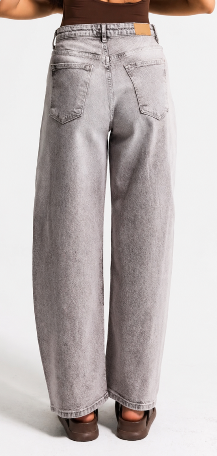 Relaxed Mid-Rise with Vintage Inspired Brown Wash