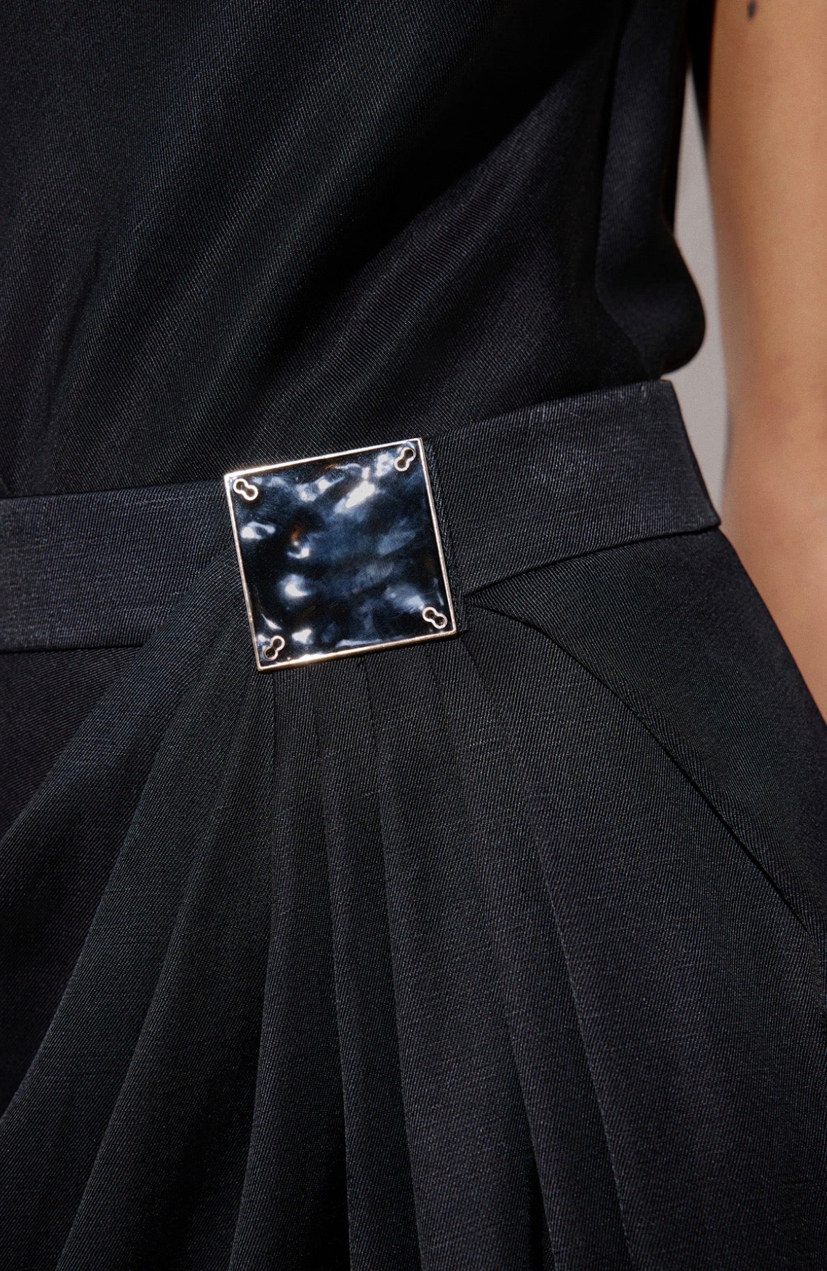 Accessory Detailed Mini Black Skirt