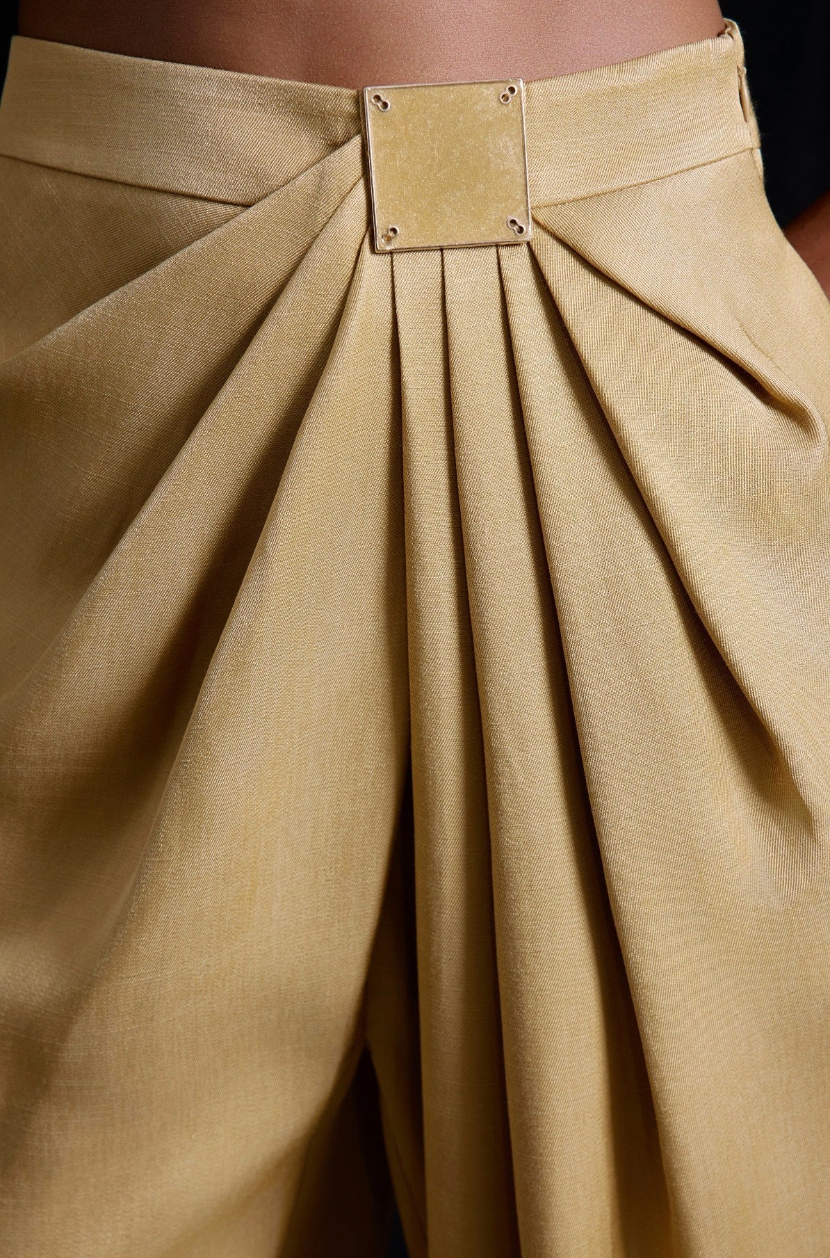 Front Pleated Linen Blend Camel Trousers