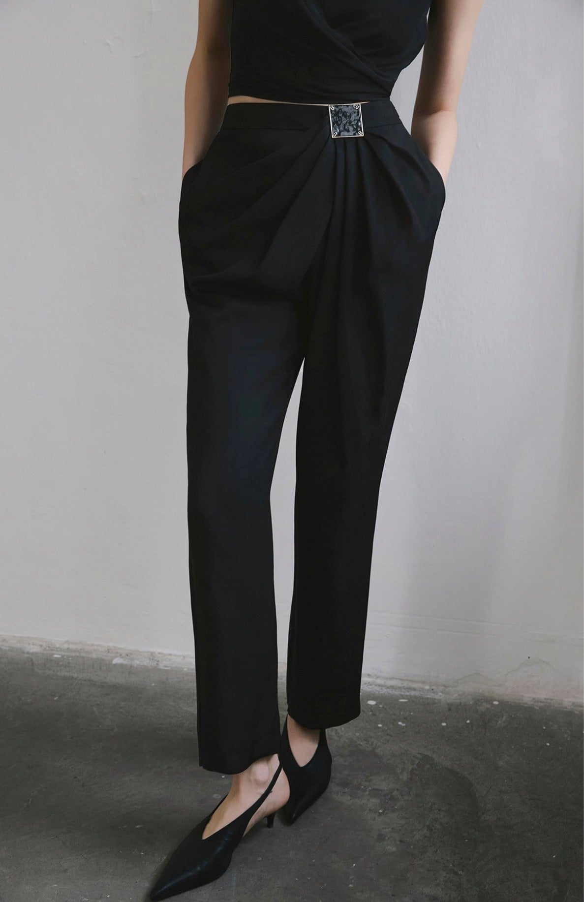 Front Pleated Linen Blend Black Trousers